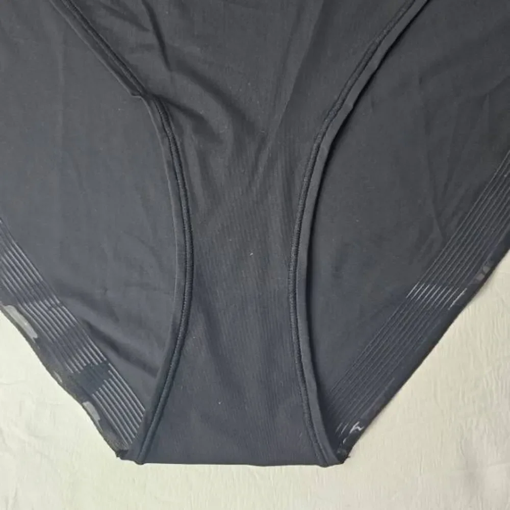 2 PAIR SKIMS HI CUT BRIEF PANTY‎ NWT